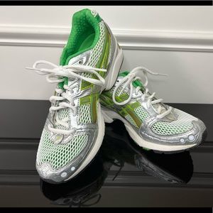 ASICS Speva’s Gel-Nimbus